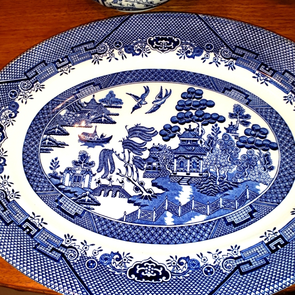 COPY - Churchill English Porcelain Willow Pattern Platter. - Picture 3 of 7
